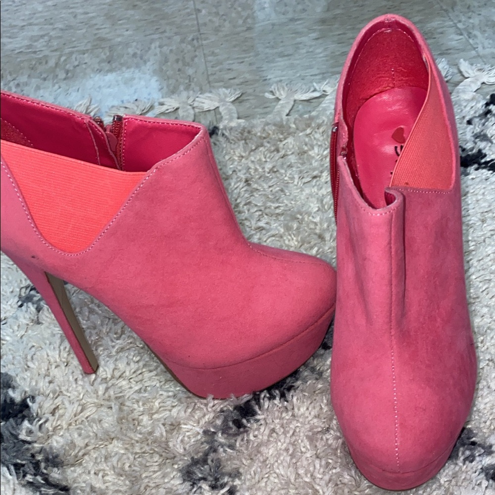 hot pink heels/booties